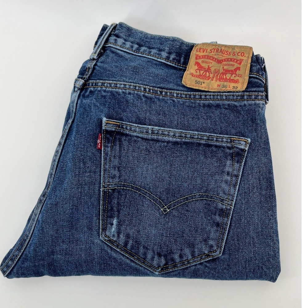 Levi's 501 Original Fit Jeans Mens W36 L32 Blue Straight Leg Button Fly Denim